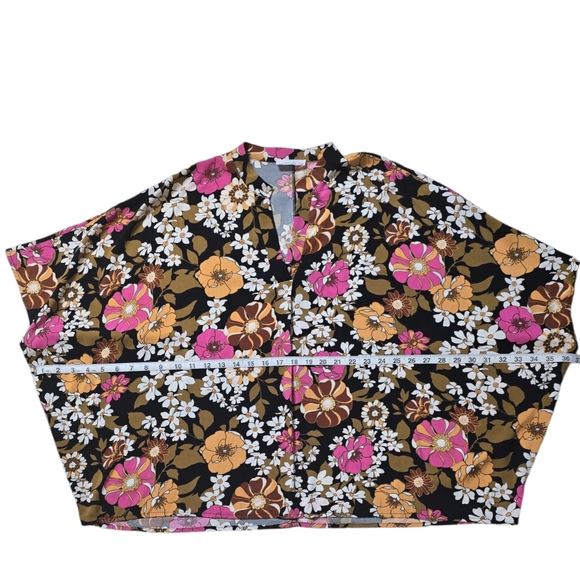 Emily Wonder Floral Print Poncho-Style Top Size Snall - Picture 5 of 8